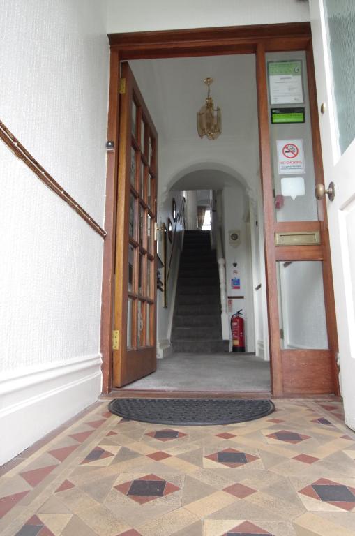 Brook House ― Free on-site car park room 4